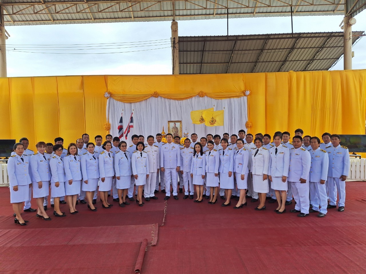 “คมนาคมร้อยดวงใจ เทิดไท้องค์ราชัน"
